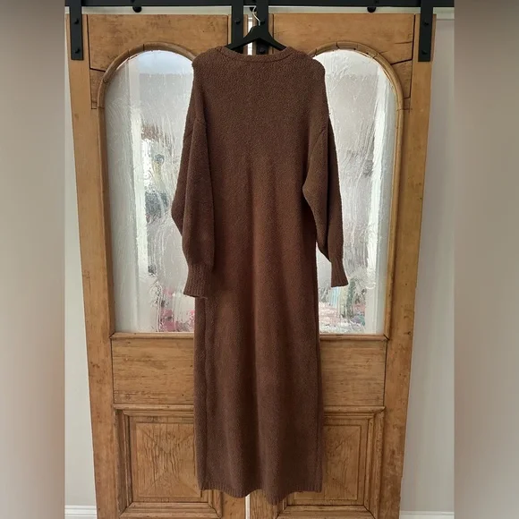 Cozy Brown Long Cardigan - Picture 3 of 4